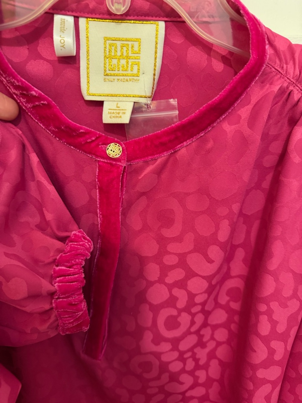 Emily McCarthy Hot Pink Animal Jacquard Blouse - Picture 3 of 4